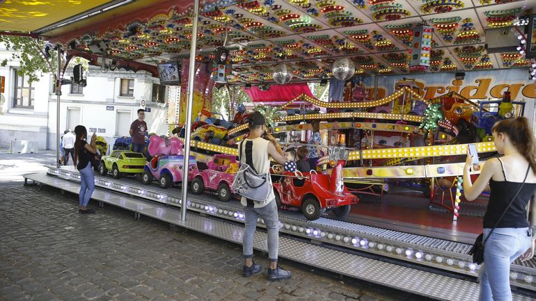 Les forains déçus de ne pas pouvoir reprendre en même temps que les parcs d'attractions