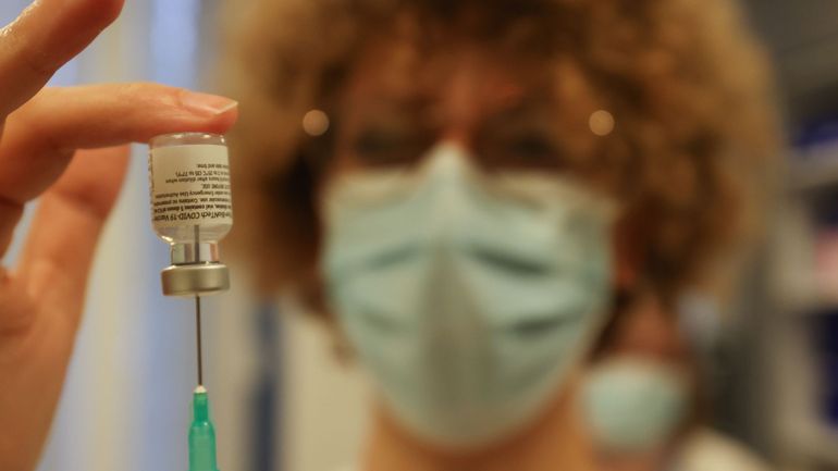 Livraison des vaccins Pfizer : des messages contradictoires qui déboussolent les acteurs de terrain
