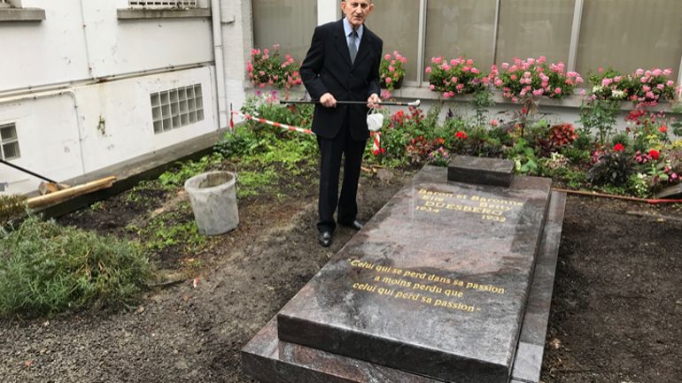 A Mons, François Duesberg va se faire enterrer dans son jardin