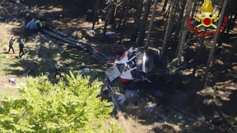 Italie: neuf morts et deux blessés graves dans la chute d'un téléphérique à Stresa, dans le Piémont
