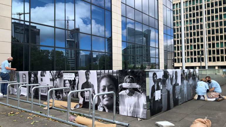 Bruxelles : manifestation par photos interposées devant la Tour des Finances pour plus de justice fiscale