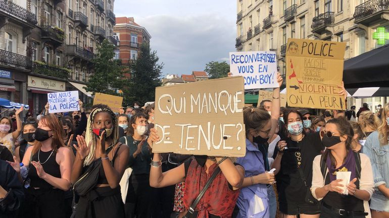 Harcèlement de rue : manifestation à Saint-Gilles après un incident entre la police et trois jeunes femmes