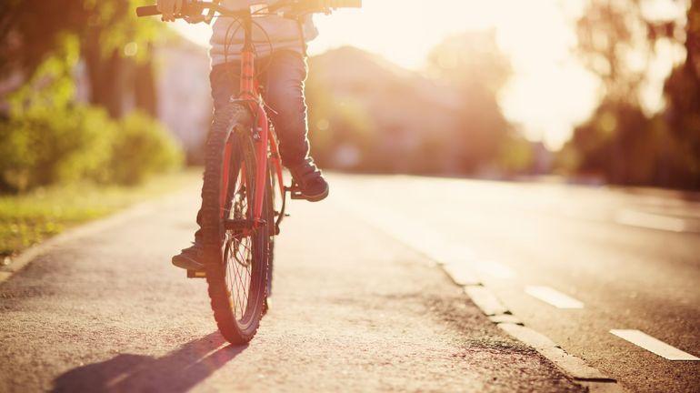 Adolescents à vélo : les parents et les automobilistes appelés à la prudence