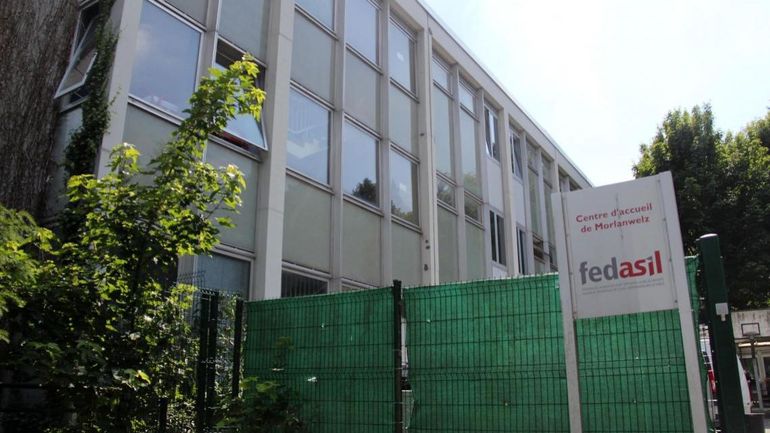 Quelles mesures de distanciation dans les centres Fedasil ?