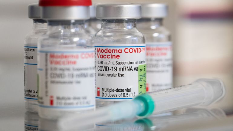 Coronavirus : Moderna annonce que son vaccin est efficace contre les variants britannique et sud-africain