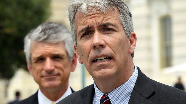 Etats-Unis : Joe Walsh, farouche détracteur républicain de Donald Trump, jette l'éponge