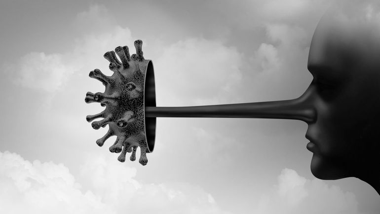 COVID-19 : même minoritaires, les complotistes prennent trop de place