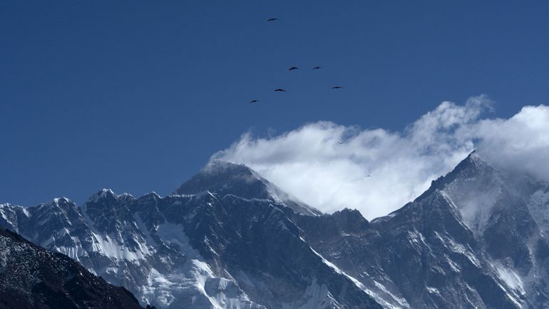 L'Everest rouvre suite à l'assouplissement des restrictions concernant le coronavirus