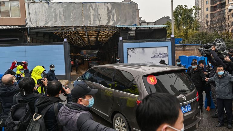 Coronavirus: en mission pour trouver les origines du virus en Chine, les experts de l'OMS visitent le marché Huanan de Wuhan