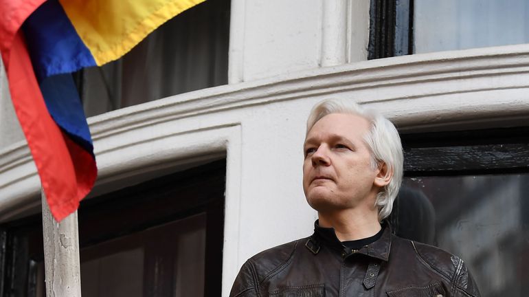 L'Equateur punit Assange et le prive d'internet dans son ambassade à Londres