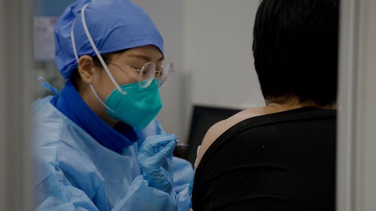 Chine : 80 personnes arrêtées pour soupçon de contrefaçon du vaccin anti-Covid