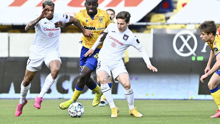 Yari Veschaeren délivre Anderlecht qui se qualifie pour les play-offs 1