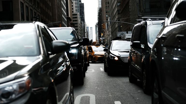 Coronavirus à New York : la voiture redevient reine pour échapper aux transports en commun