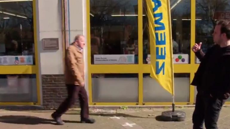 Coronavirus : ce magasin à la frontière est coupé en deux: ouvert côté hollandais , mais fermé côté belge