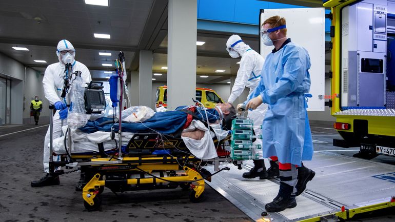 Coronavirus en France: plus de 3.000 décès à l'hôpital dont 418 en 24 heures