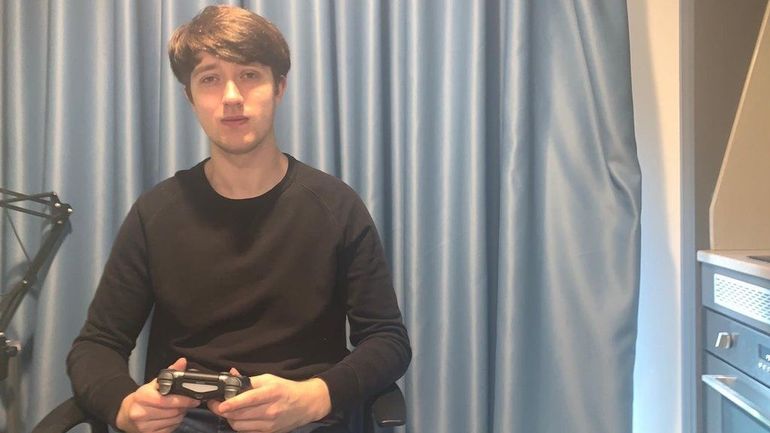 Un Anglais de 21 ans vide ses économies dans le jeu vidéo FIFA