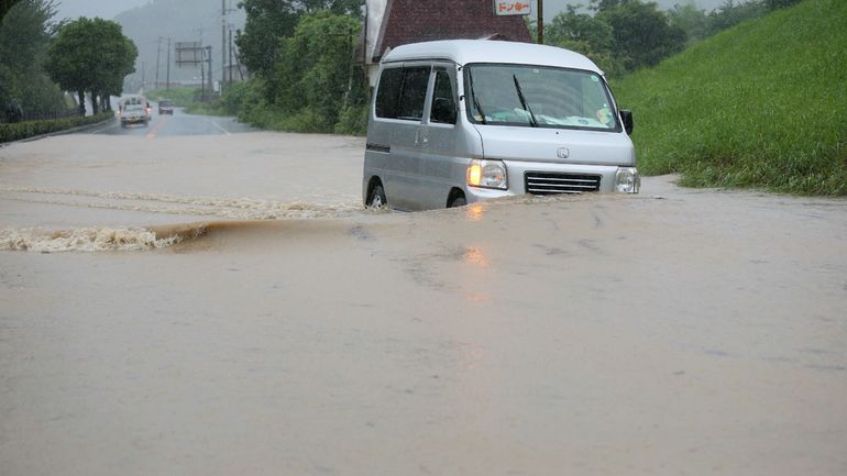 Pluies diluviennes au Japon: évacuations massives, 13 disparus