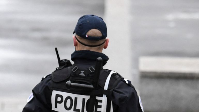 France : à Paris, un policier tue par balles un homme qui l'avait agressé à l'arme blanche