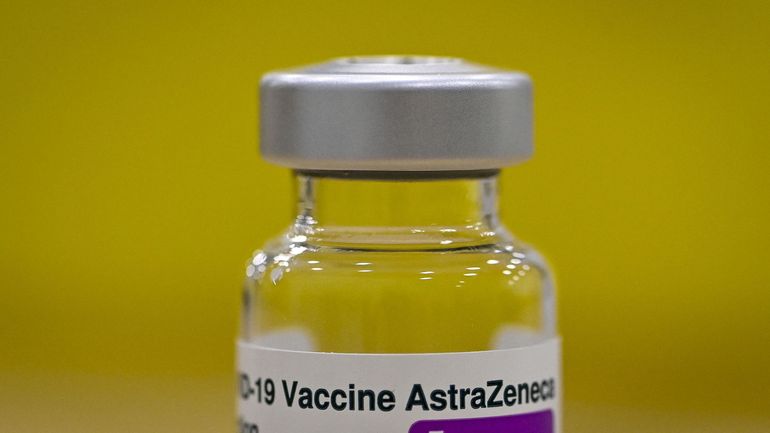 Coronavirus : au Royaume Uni, le régulateur recommande de limiter le vaccin AstraZeneca aux plus de 40 ans