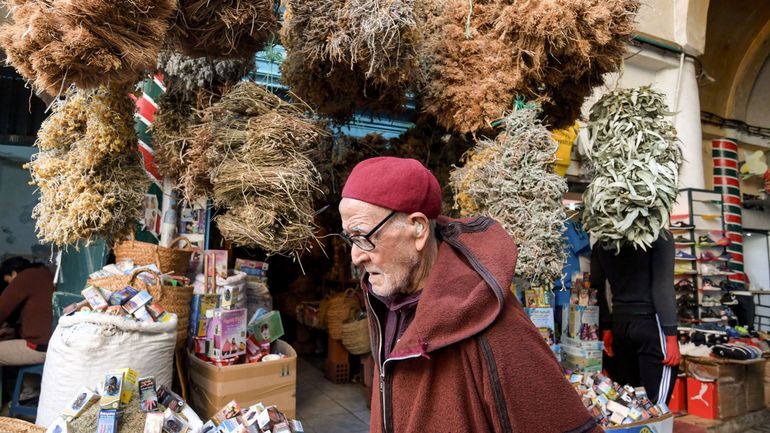 Face au coronavirus, les herboristes de Tunis font le plein