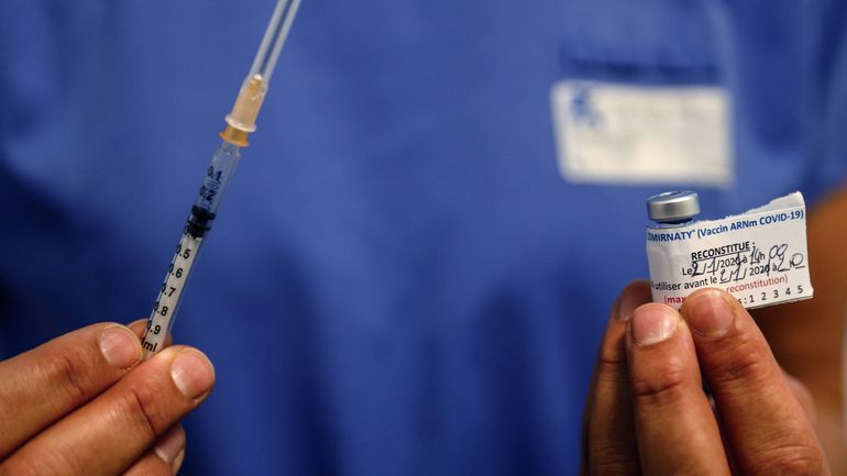 Vaccins anti-coronavirus : l'UE pourrait commander plus de doses du vaccin Pfizer-BioNTech