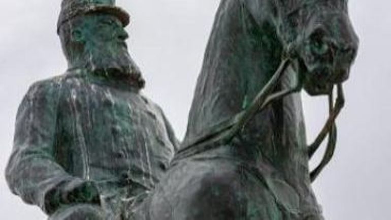 Une statue de Léopold II dégradée au Musée de l'Afrique à Tervuren