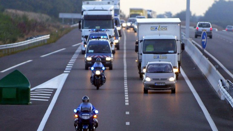 Elle tombe de voiture pendant son sommeil: une Italienne décède sur l'autoroute