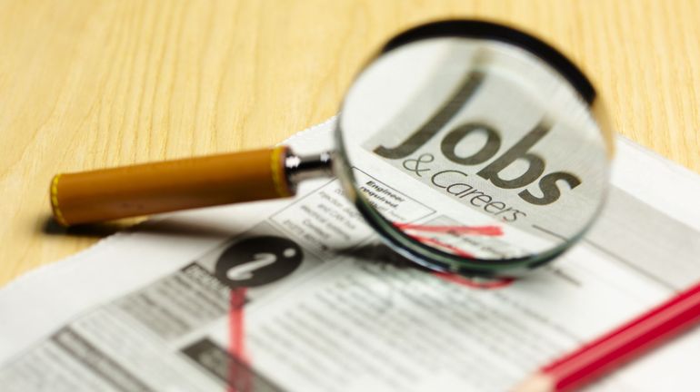 Le marché du travail en veille à cause du coronavirus : baisse des licenciements et des embauches en Belgique