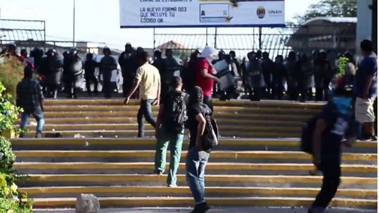 Honduras : la police ouvre le feu sur des manifestants étudiants