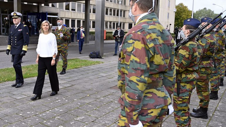 La ministre de la Défense veut engager 10.000 militaires au cours de la législature