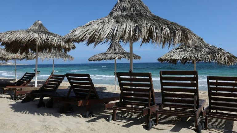 Chypre promet de payer les soins des touristes ayant attrapé le coronavirus sur l'île