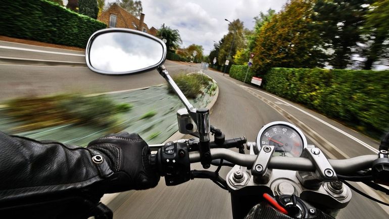 Passer à la moto : une parade aux embouteillages fiscalement intéressante