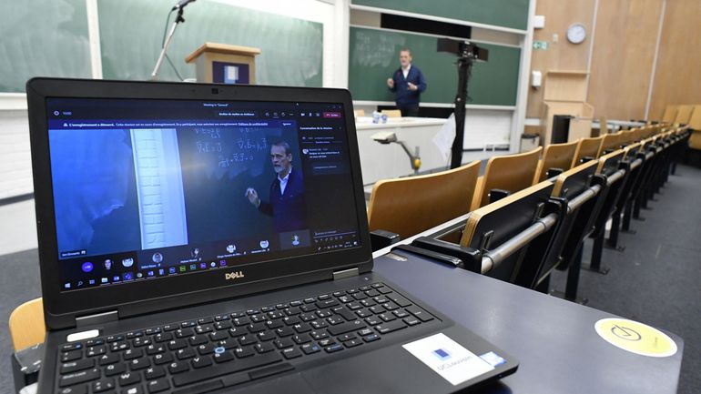 Visites en réalité virtuelle, échanges à distance : l'UCLouvain s'organise pour ouvrir ses portes aux rhétos