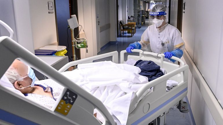 Coronavirus en Belgique ce 14 novembre : le pic d'hospitalisations s'éloigne, la barre des 14.000 décès franchie