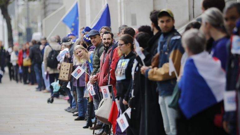 Brexit: une chaîne humaine devant Downing Street à Londres pour défendre les droits des expatriés