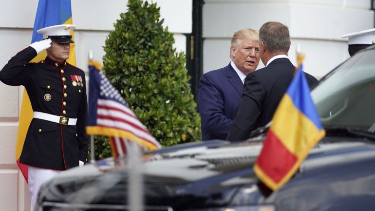 Facebook démantèle un réseau de comptes promouvant Trump depuis la Roumanie