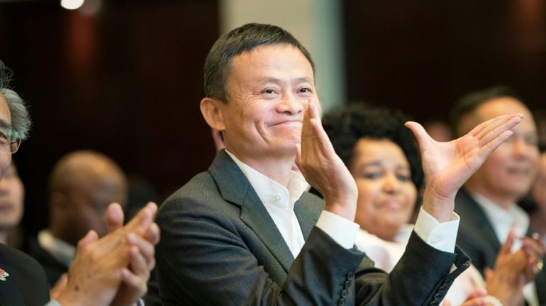 Jack Ma jeune retraité d'Alibaba, en phase d'intégrer le top 10 des milliardaires mondiaux