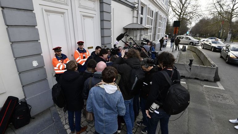 Les rédactions TV belges s'entendent pour limiter les contacts lors des reportages sur le terrain