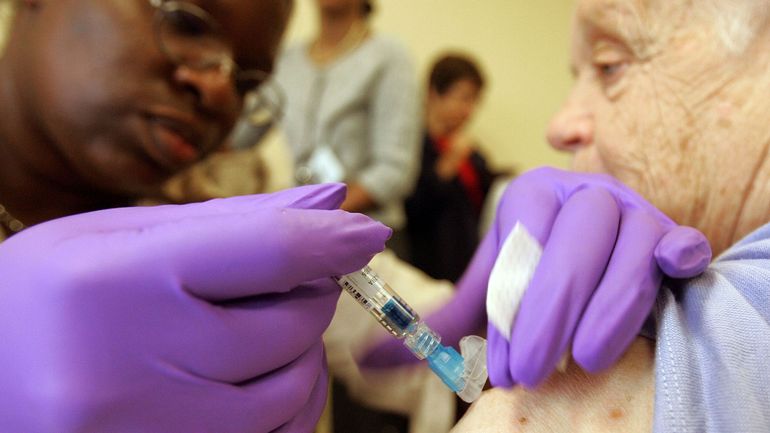 Coronavirus : tester un vaccin sur les personnes âgées et de couleur est crucial, insiste un expert