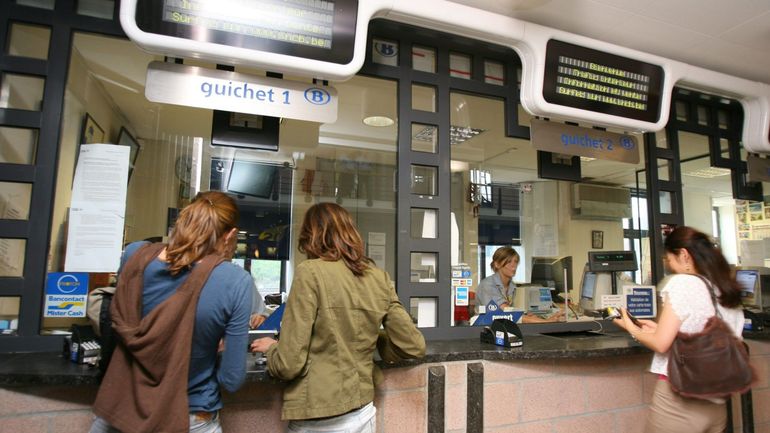 Disparition d'un guichet sur trois dans les gares belges : dans la pratique, les guichets traditionnels sont peu fréquentés