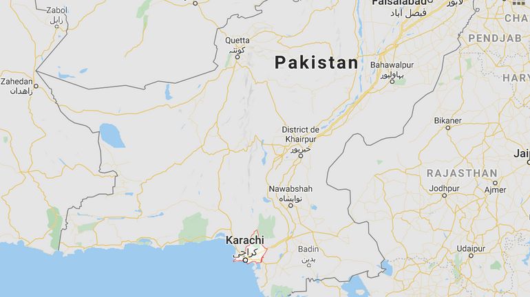 Pakistan: un avion de ligne, avec une centaine de passagers, s'écrase à Karachi sur un quartier résidentiel