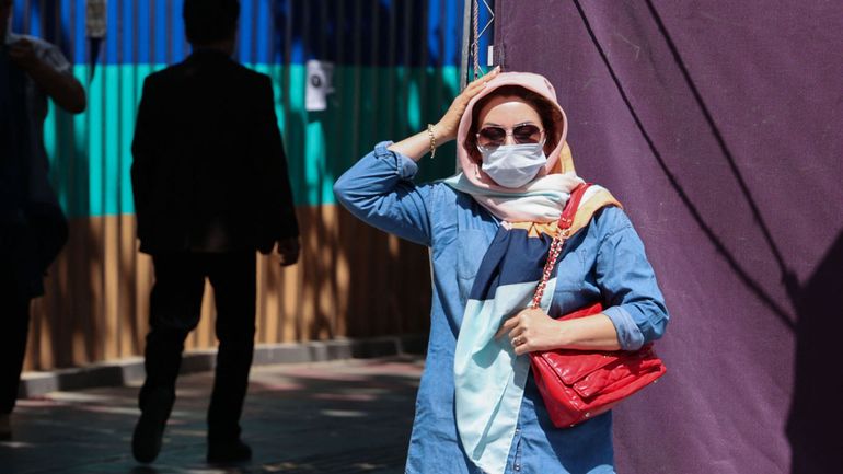 Coronavirus : l'Iran dépasse la barre de 70.000 morts, avec record de mortalité quotidienne