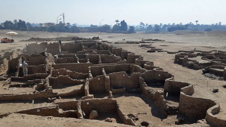 L'Egypte annonce la découverte de vestiges d'une cité enfouie datant de l'époque des pharaons