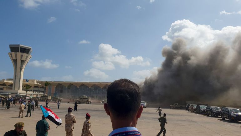 Yémen : explosions à l'aéroport d'Aden à l'arrivée du nouveau gouvernement d'union, un nouveau bilan fait état de 26 morts et plus de 50 blessés