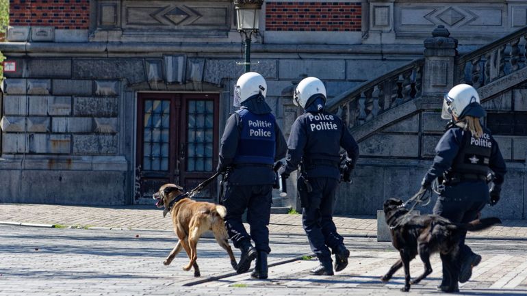 Violences contre des policiers à Anderlecht : le ministre flamand en charge de Bruxelles condamne la violence à l'égard des policiers