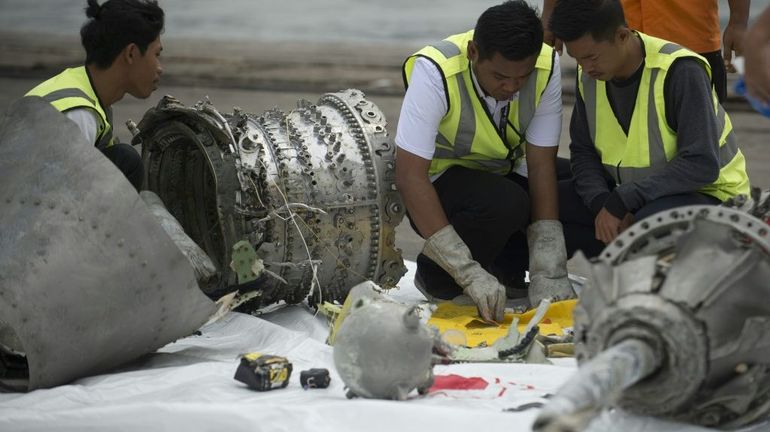 Crash du Boeing 737 Max de Lion Air: le rapport indonésien met en cause le système de commandes