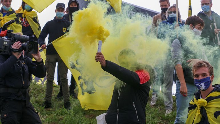 Après la manifestation du VB, le cdH veut réprimer l'utilisation de signes nazis