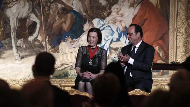 Le président français remercie un couple d'Américains pour leur don au Musée d'Orsay
