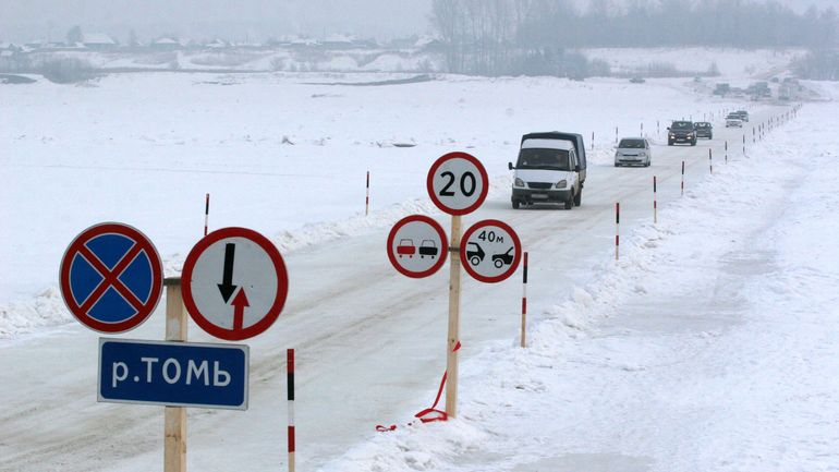 Les routes de glace, dans le grand nord : pratiques, mais dangereuses en période de dégel