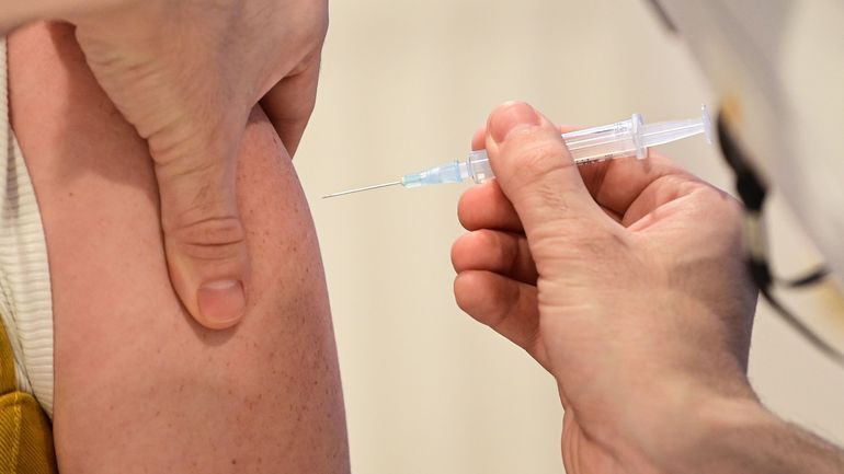 Coronavirus à Bruxelles: les plus de 60 ans qui n'ont pas reçu d'invitation à se faire vacciner priés de s'inscrire